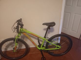 Hotrock specialized bike 24' mountain bike 7 speed