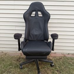 Black Gaming Chair On Wheels