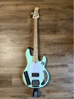 Sterling Stingray with Rumble 40 BASS NOT WORKING MISSING JACK WANT SOLD