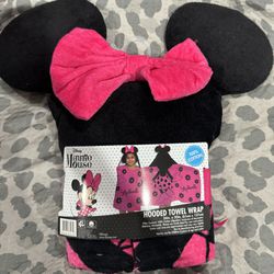 Disney Minnie Mouse Hooded Towel Wrap 