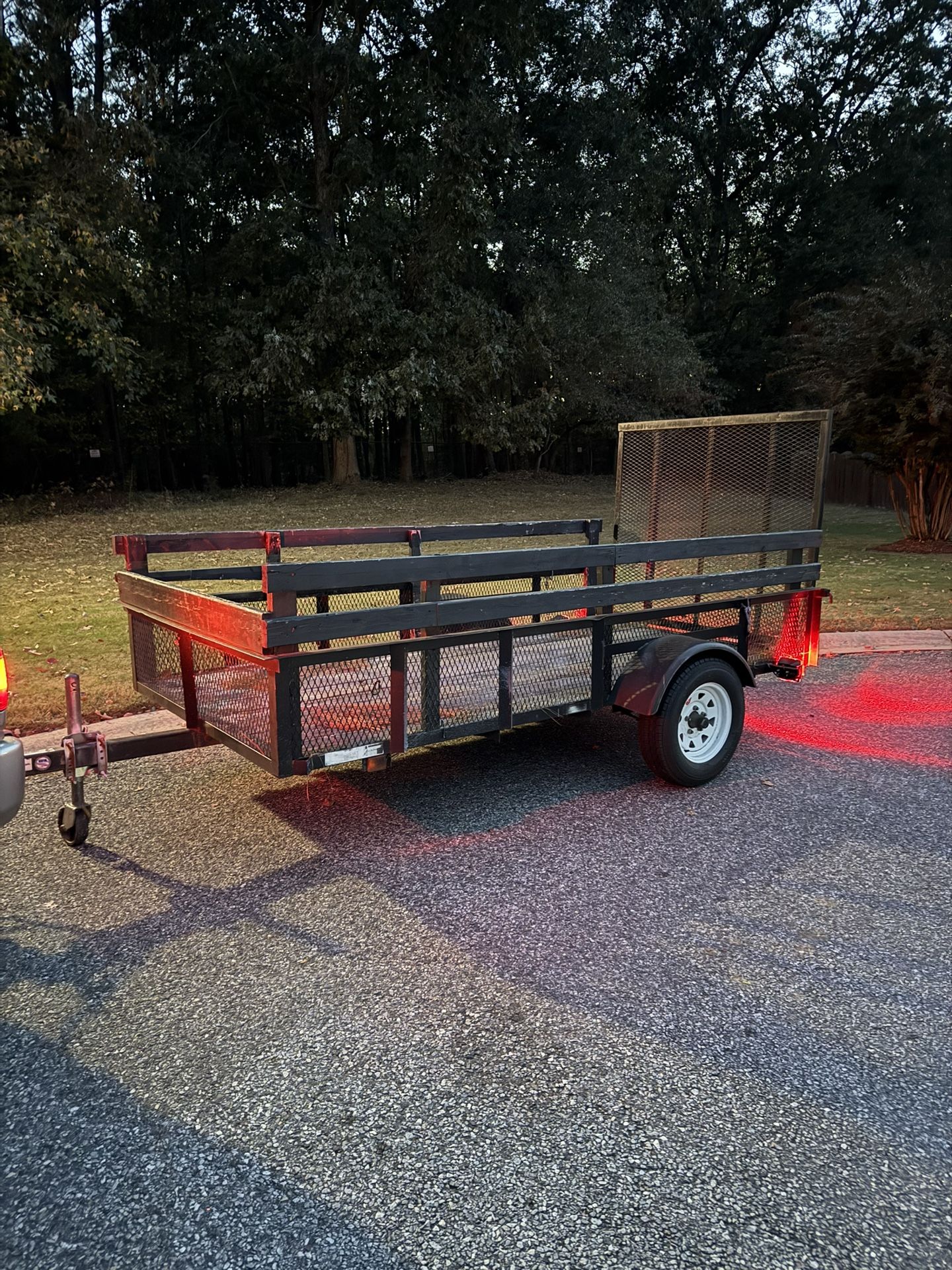 🔥2015/HEAVY DUTY 5X10 BY 2.5 HIGH SIDES UTILITY TRAILER.🔥