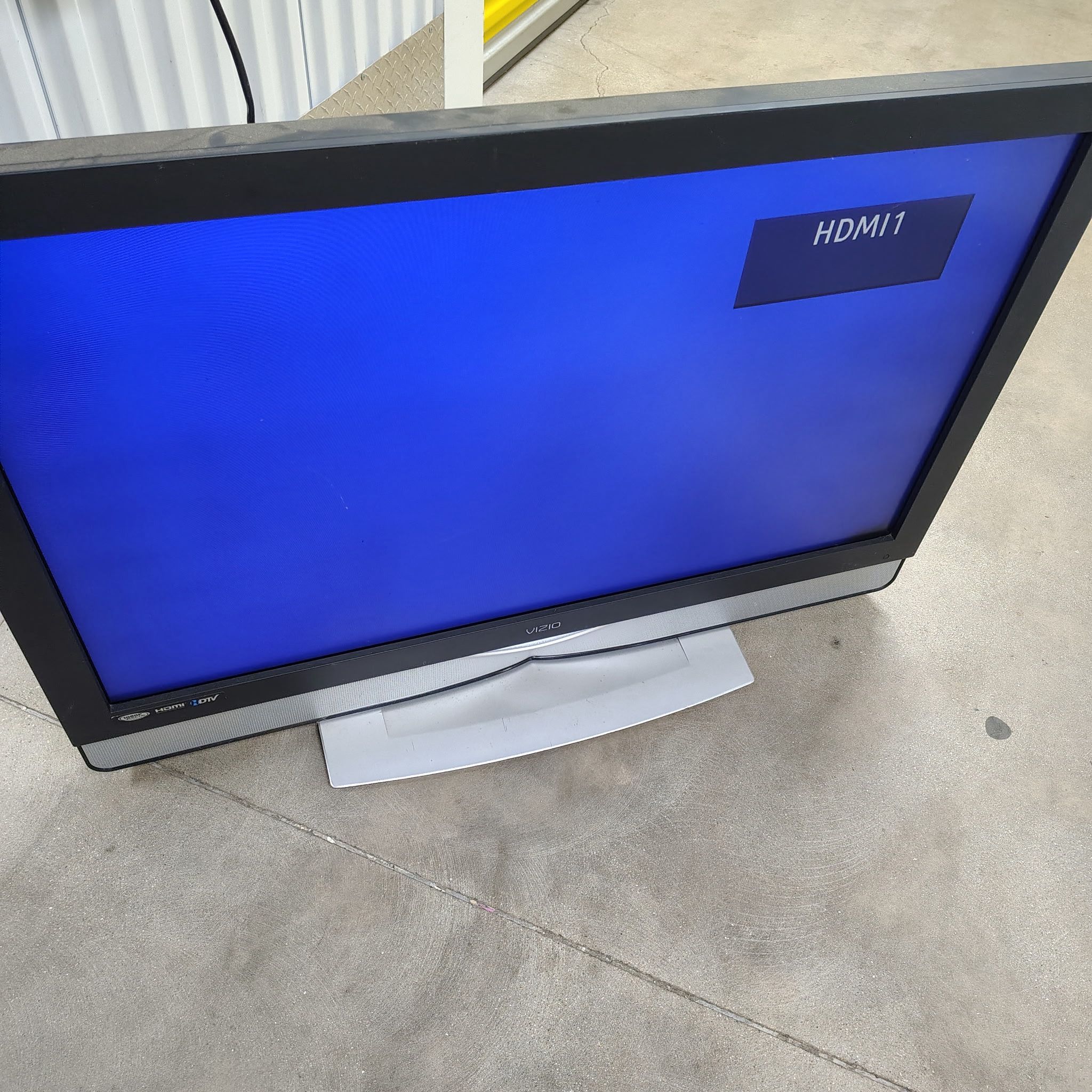 42” Tv No Controller