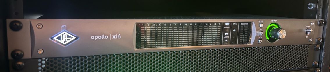 Universal Audio x16