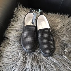 Girls Black With Diametes /Slip On Shoes/sneakers/Tahari/size 1/brand New