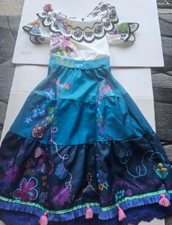 Disney Encanto Mirabel Girls Costume Dress 9/10