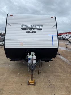 Sportsman 19 ft toy hauler