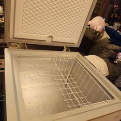 Kenmore chest freezer with bottom drawer