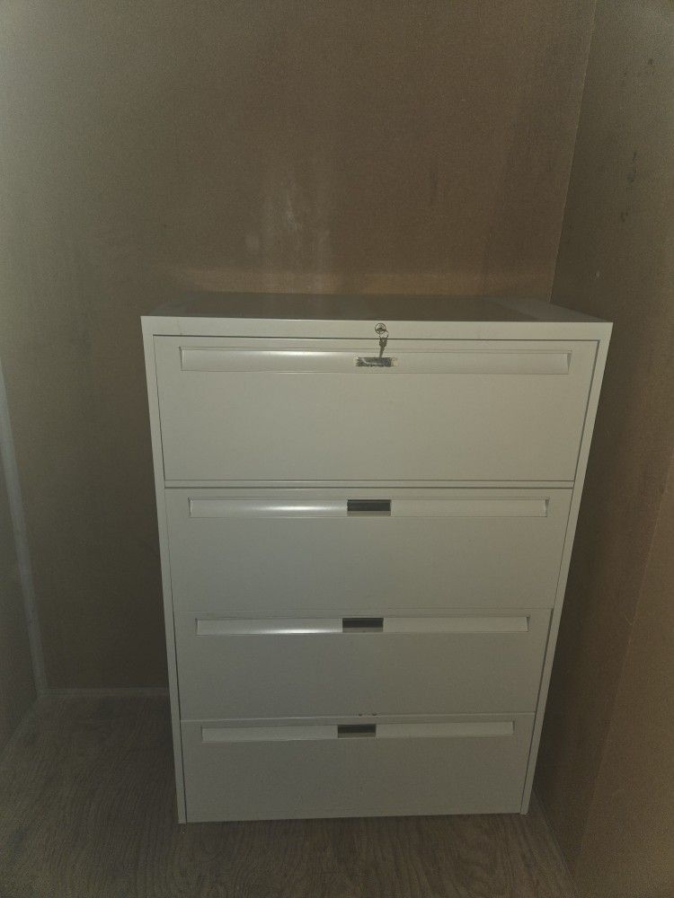 4 Drawer Lateral File Cabinet With key