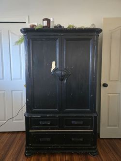Vintage armoire