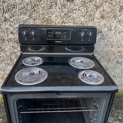 Frigidaire Stove In Excellent Condition🔥