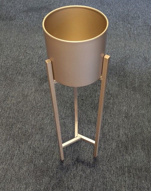 Interior/Exterior Metal Plant Stand