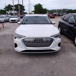 2019 Audi E-tron Premium