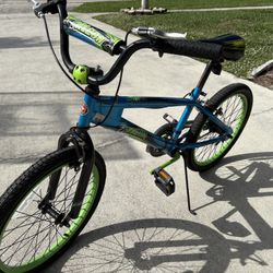Boys Swinn Falcon 20 Inch Bike