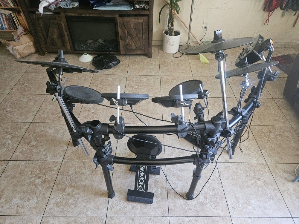Simmons SD7PK  Eletric Drumset 