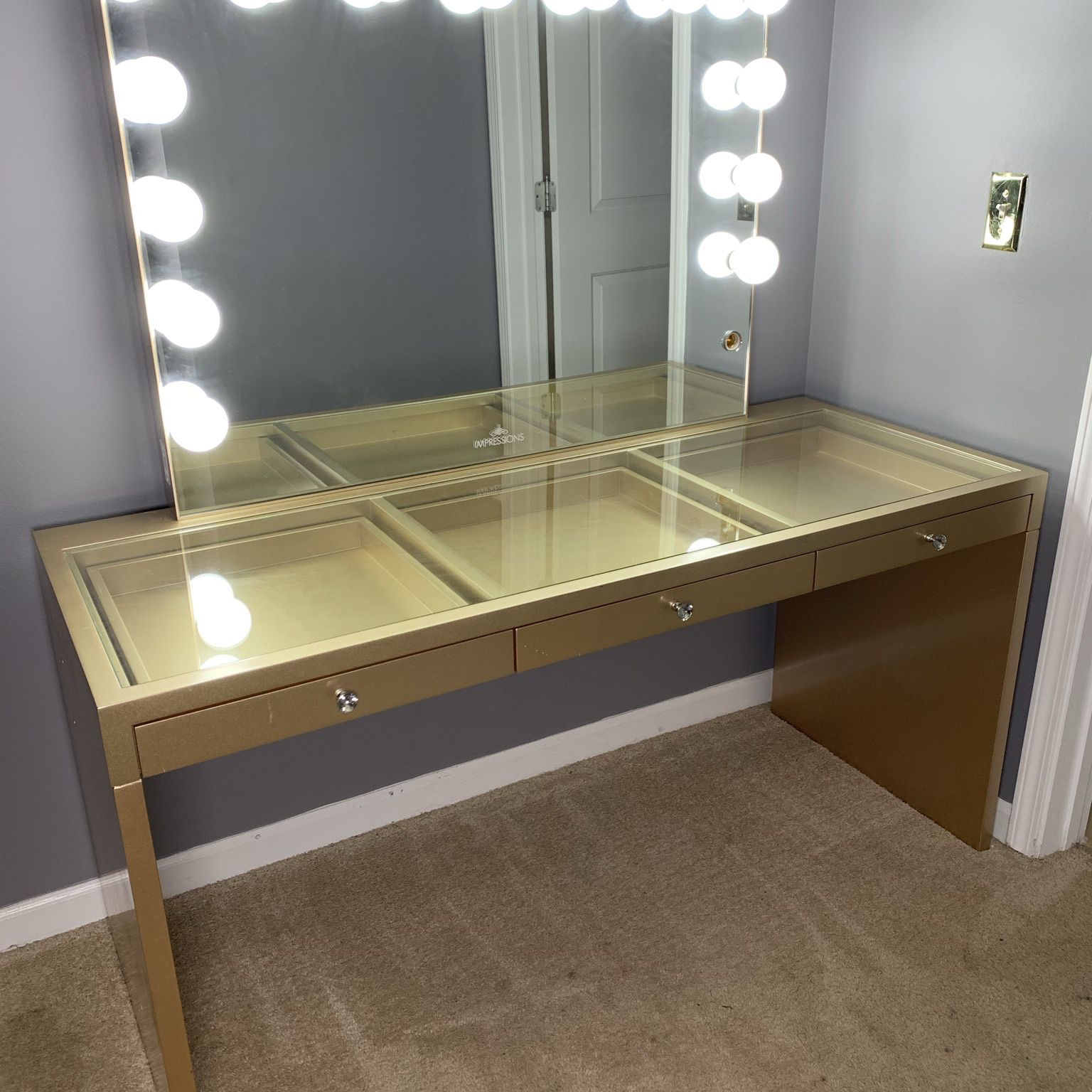 Impressions Vanity Mirror And Table 