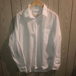 Men’s white Van Heusen Poplin regular fit size 17 wrinkle free button down dress shirt