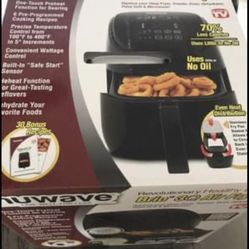 NUWAVE 3.0QT AIR FRYER(New Model) please read the information on the box. Used couple times but it’s in excellent condition looks brand new