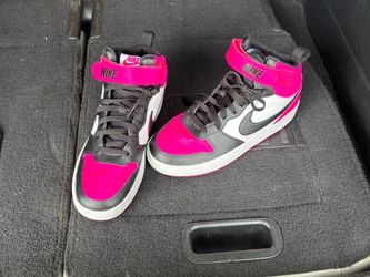 Nike Sneakers Size 7