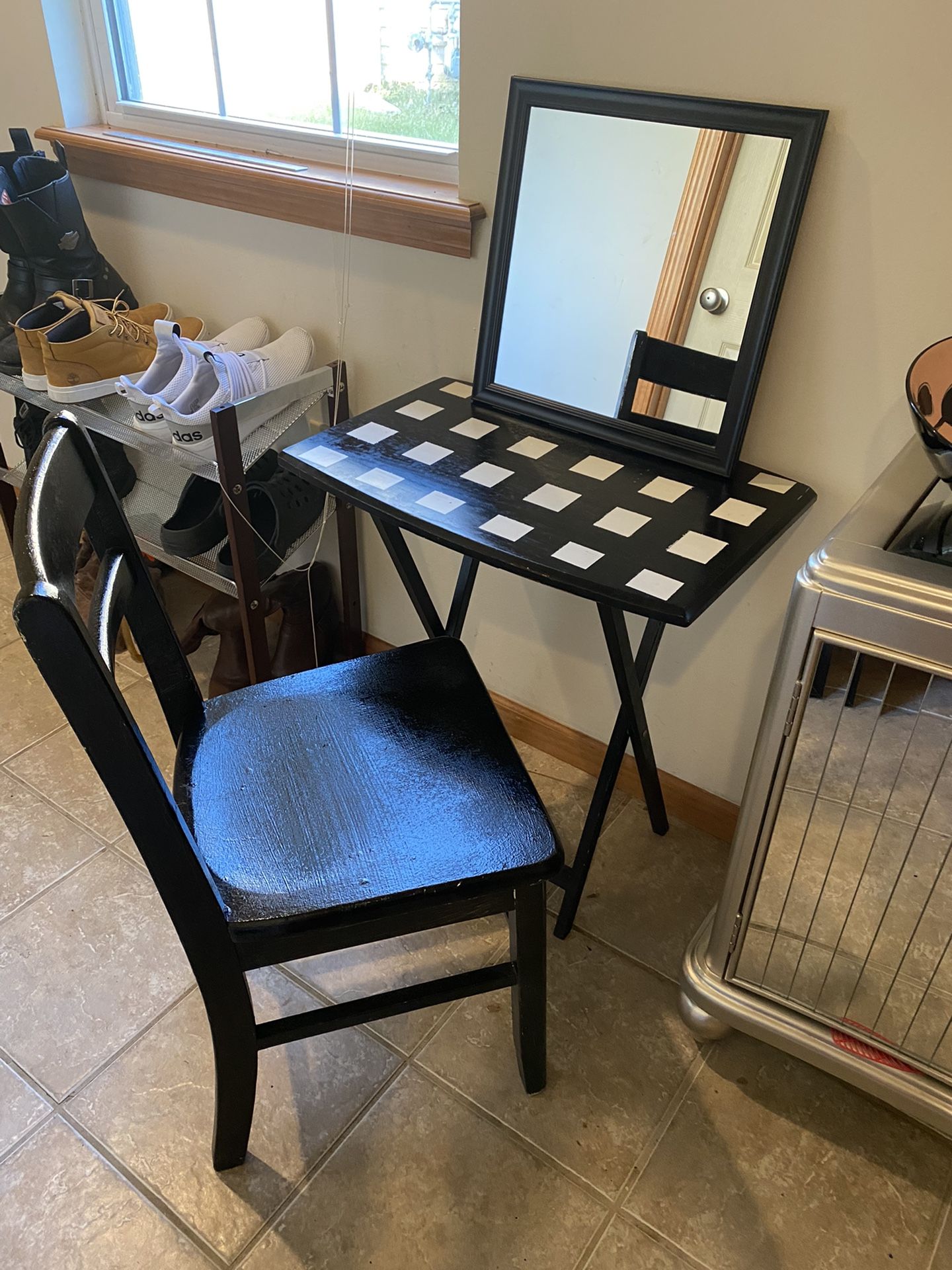 Work/makeup Table W Mirror And Chair