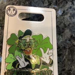 Collectible Disney Parks Trading Pin Donald Duck St Patrick’s Day ” pin.  Limited edition 3000.  Size 1 3/4 inches long and 1 3/4 inches wide. Purchas