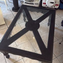 FREE LIVING ROOM TABLE