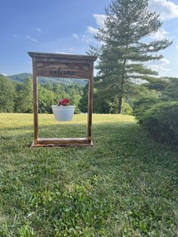 Welcome Hanging Planter 