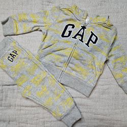 Toddler gap sweat set size 18-24months used twice 