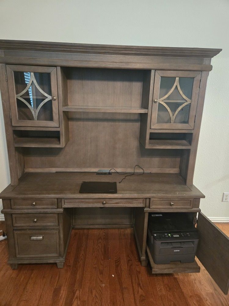 Gallery Furniture Exec Desk Set
