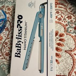 BabyBliss Pro Nano Titanium Ionic Straightening Iron 