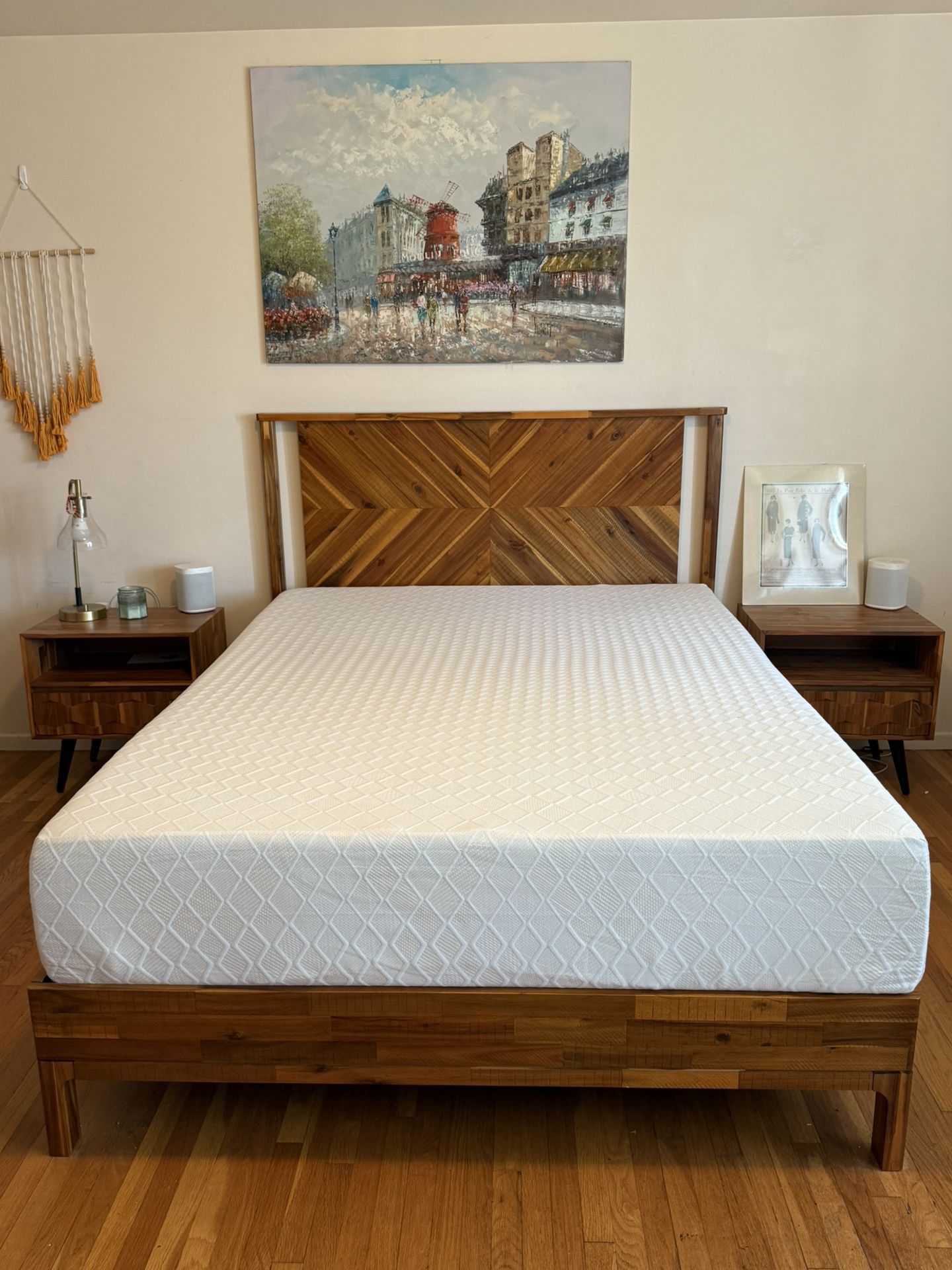 Queen bed Solid Acacia Wood Set W/Mattress