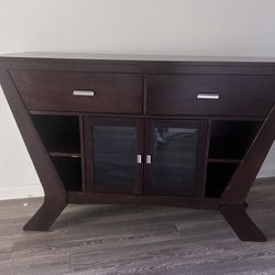 najarian furniture Server 