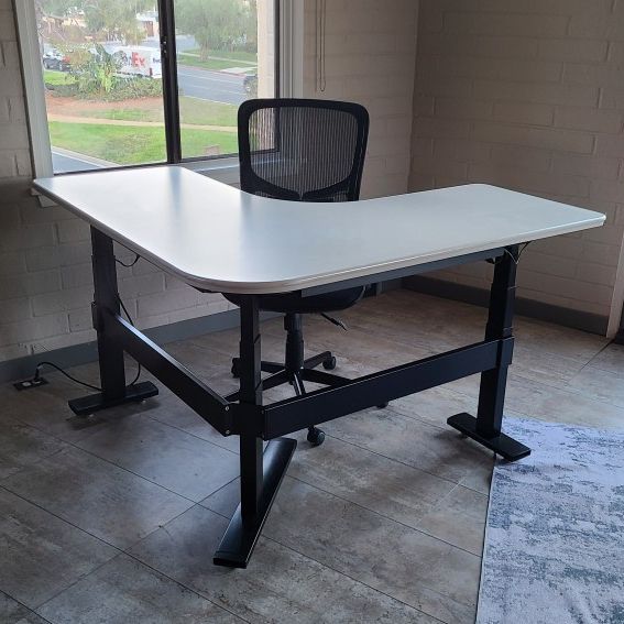 Steelcase Series 7 Height Adjustable Desk - Excellent Condition 