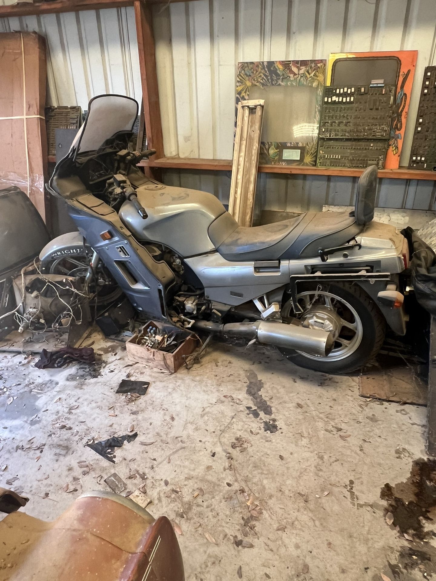 2006 And 1986 Kawasaki Motorcycles