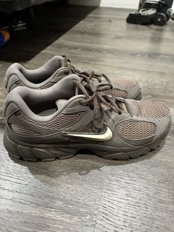 Nike V5 RNR Brown – Men’s Size 12 – Great Condition