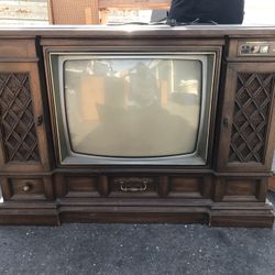 Antique And Vintage Furniture And Others Goods All Must Go 