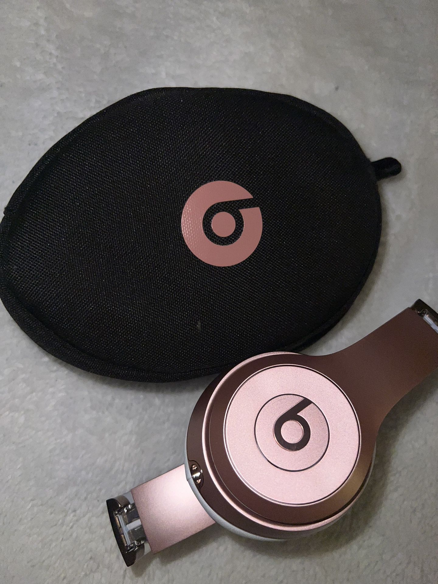 Wireless headphones Beats Pink color 