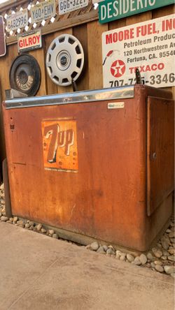 Vintage 7up Refridgerator/Cooler