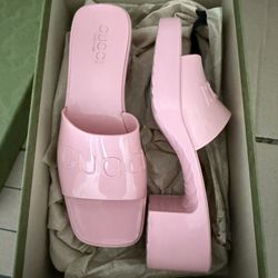 Women’s Gucci Sandals 