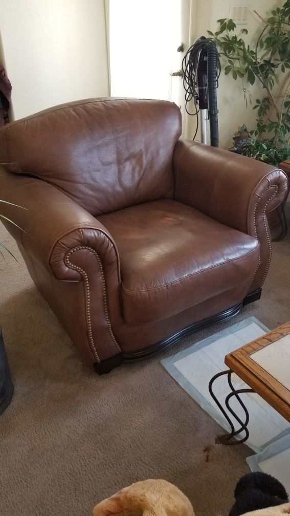 Formal leather furniture for Sale in LOS RNCHS ABQ, NM OfferUp