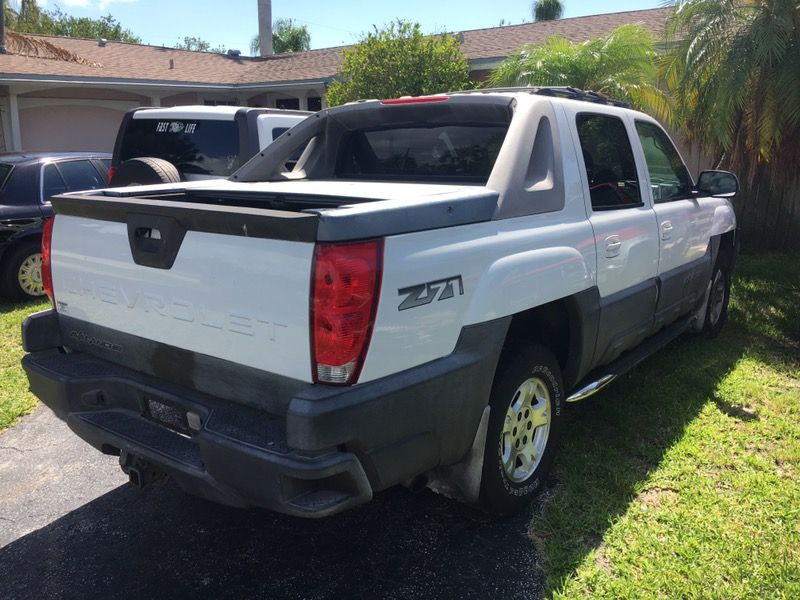 2001-2005 Chevrolet Avalanche rocker panels. No rust.