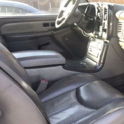 2003 Denali center console for trade