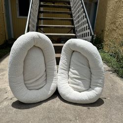 2 Dog Beds 