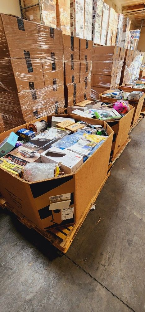 Gaylords And Truckload With Electronics, Toys And General Merchandise 