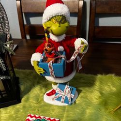 Grinch Statue