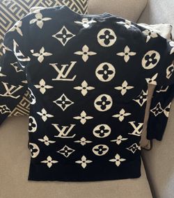 Louis Vuitton Giant Logo Authentic Sweater