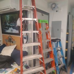 8 ft fiberglass ladder