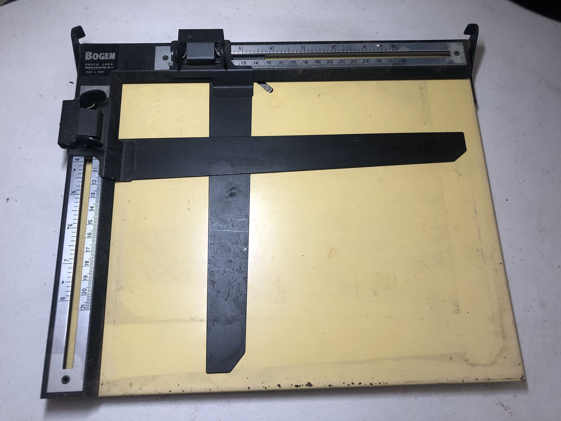 Bogen Darkroom Enlarging Easel 8x10