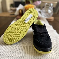 VANS Upland Retro Chunky Leather Neon Black Mens Size 6 / Womens 7.5 New