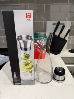 Glass Carafe with Pouring Lid