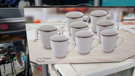 cups service for 8 unopened